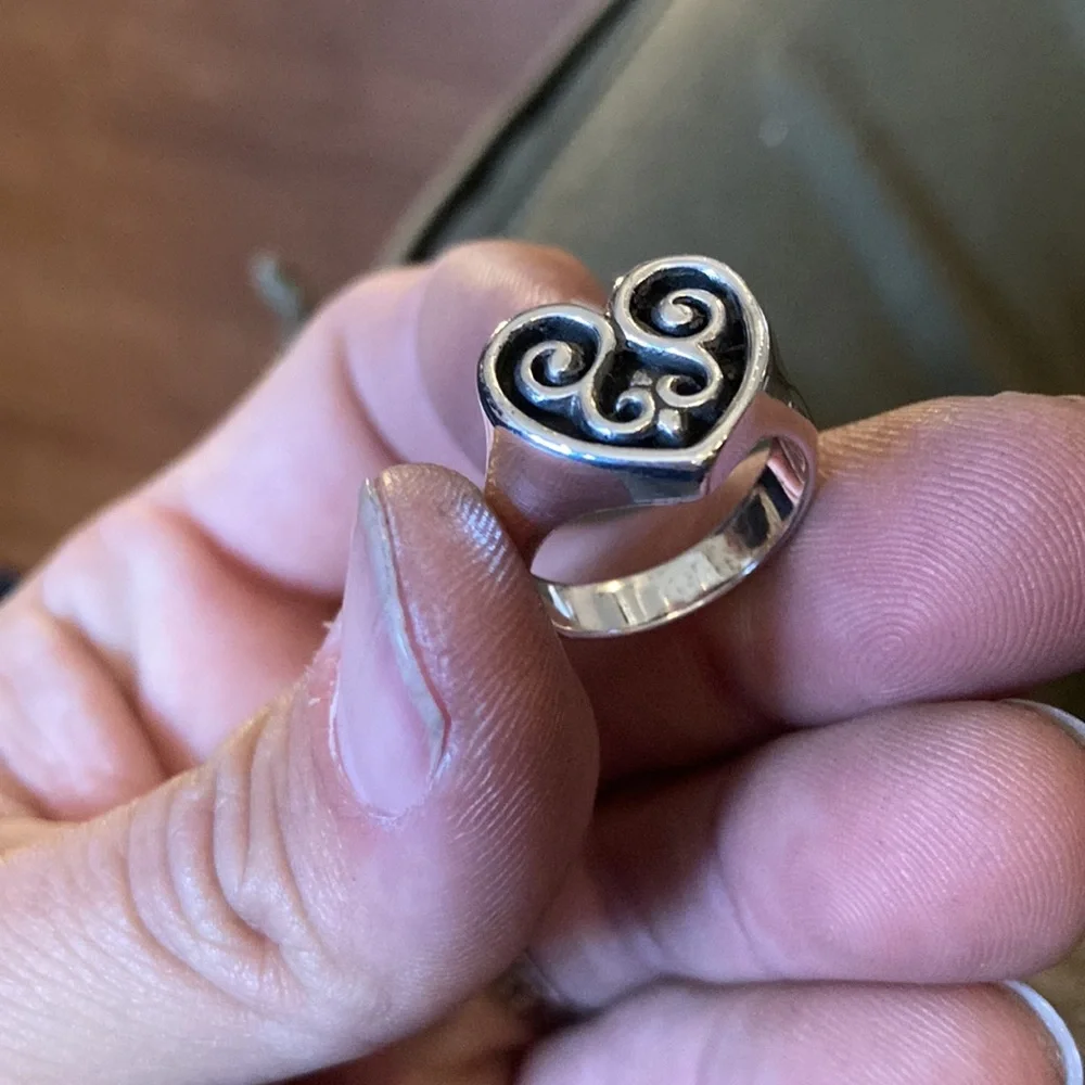 James Avery Retired Sterling Silver French Scroll Heart - Picture 4 of 5